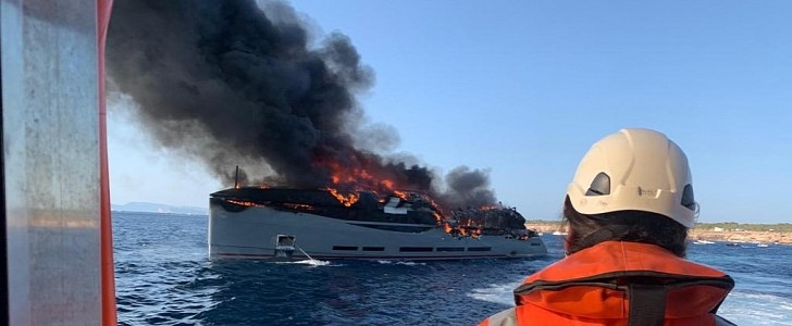 ISA Yachts' Aria SF catches fire in Spain