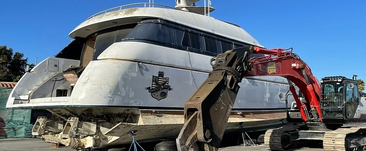 The record-breaking Gentry Eagle before being scrapped at Ventura Harbor, CA 