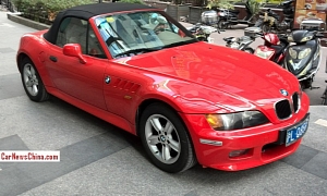 Red BMW Z3 Roadster Spotted in China