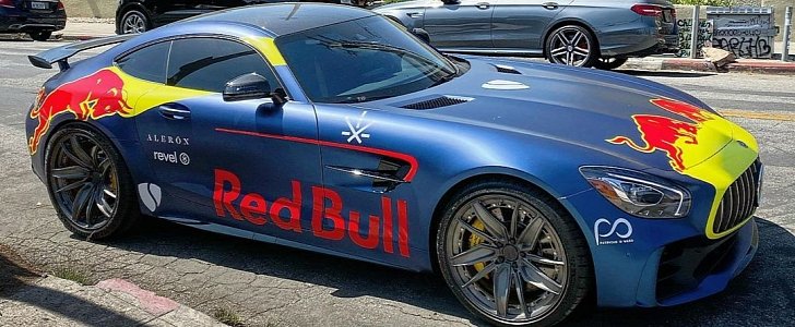 Red Bull Mercedes-AMG GT R
