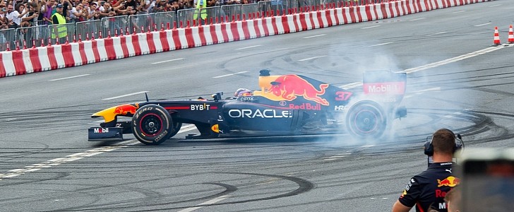 Red Bull Racing F1 Car, Drift Cars and Stunt Bike Burned Rubber in Downtown Bucharest