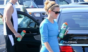 Reese Witherspoon Enjoys Her Alpina B7