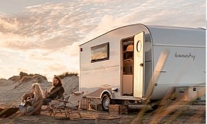 Reinvent Your Seaside Vacations With the Warm, Cozy Beachy Trailer