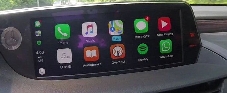Rejoice, the All-New 2019 ES Is the First Lexus With Apple CarPlay!