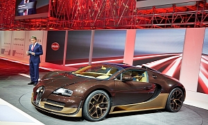 Bugatti Decorates Geneva with Veyron Rembrandt <span>· Live Photos</span>