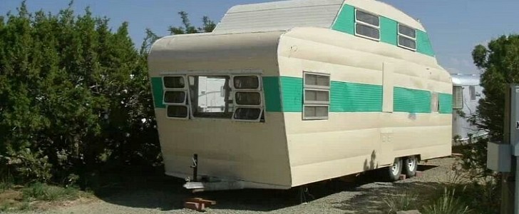 Remembering the ‘50s Lighthouse Duplex Trailer, the World’s Smallest Two-Story RV