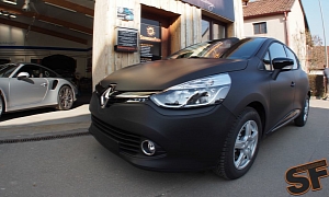 Renault Clio in Matte Black: the French Batmobile
