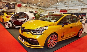 Renault Clio RS by Elia Racing at Essen Motor Show 2013 <span>· Live Photos</span>