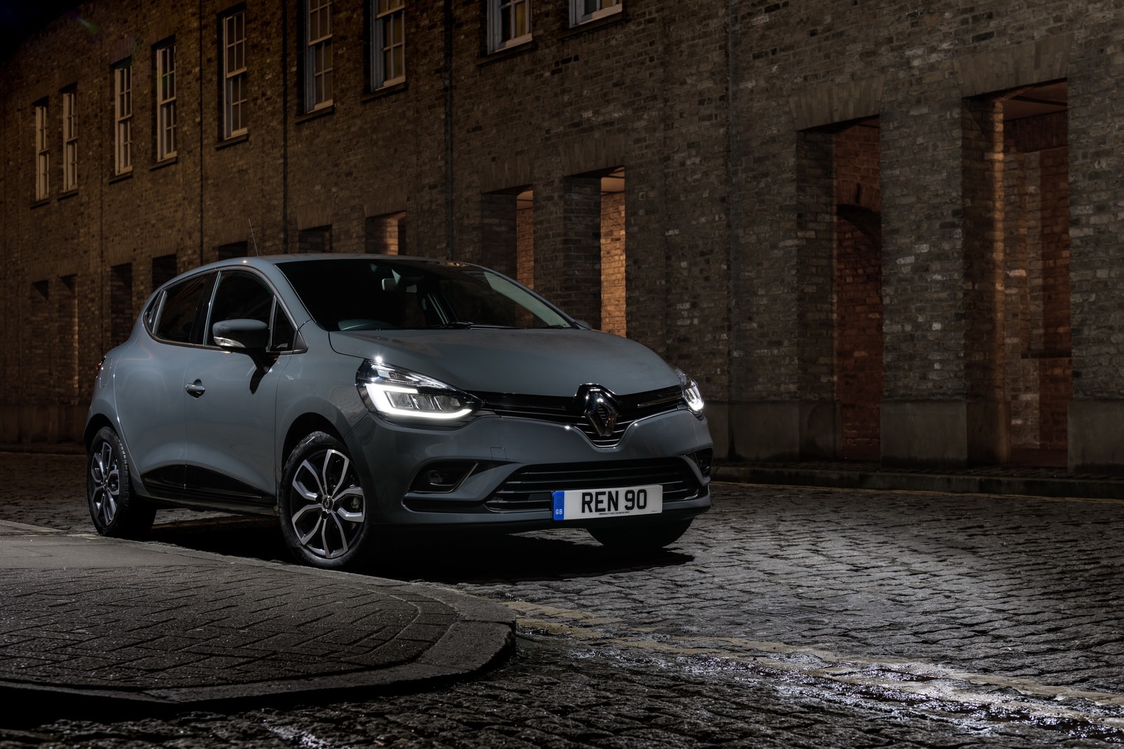 Renault Urban Nav Special Edition Launched in Nardo Grey-Like - autoevolution