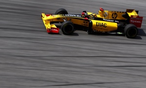 Renault Debuts New Floor, Front Wing in China