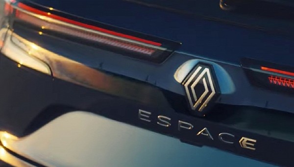 New Renault Espace teaser seems to show a larger Austral