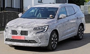 Renault Grand Austral Spied With Stretched Wheelbase and Seating for Seven