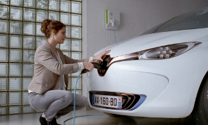 Renault Jump Starts EV Advertising Campaign