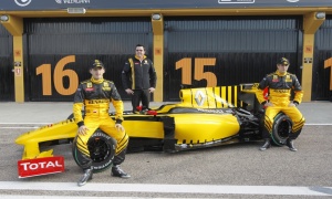 Renault, Petrov Hope to Attract Sponsors for 2010