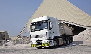 Renault Truck Delivers First Premiums to NR Parsons Transport