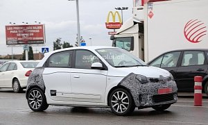 Renault Twingo Facelift Spotted in Traffic, Paris Debut Looks Likely