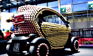Renault Twizy Gets Covered in 1,700 Macaroons