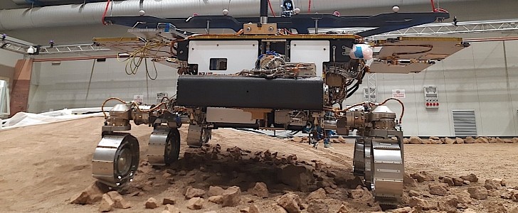 Replica ExoMars rover in testing facility in Italy