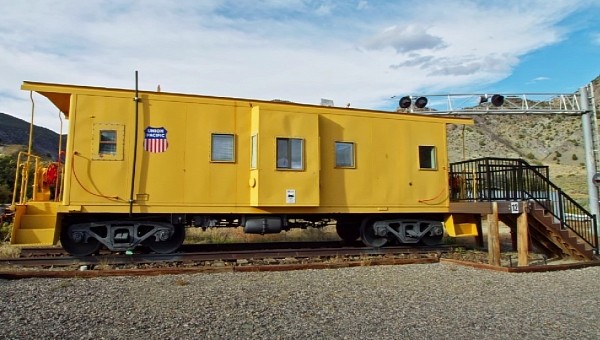 Old caboose gets turned into a cozy tiny home