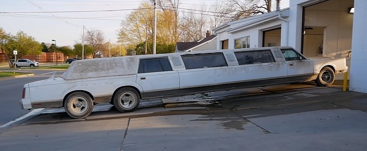 35-foot-long Lincoln limo