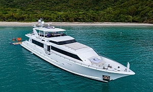 Revamped 25-Year-Old American Luxury Yacht Sold Way Below Its True Value