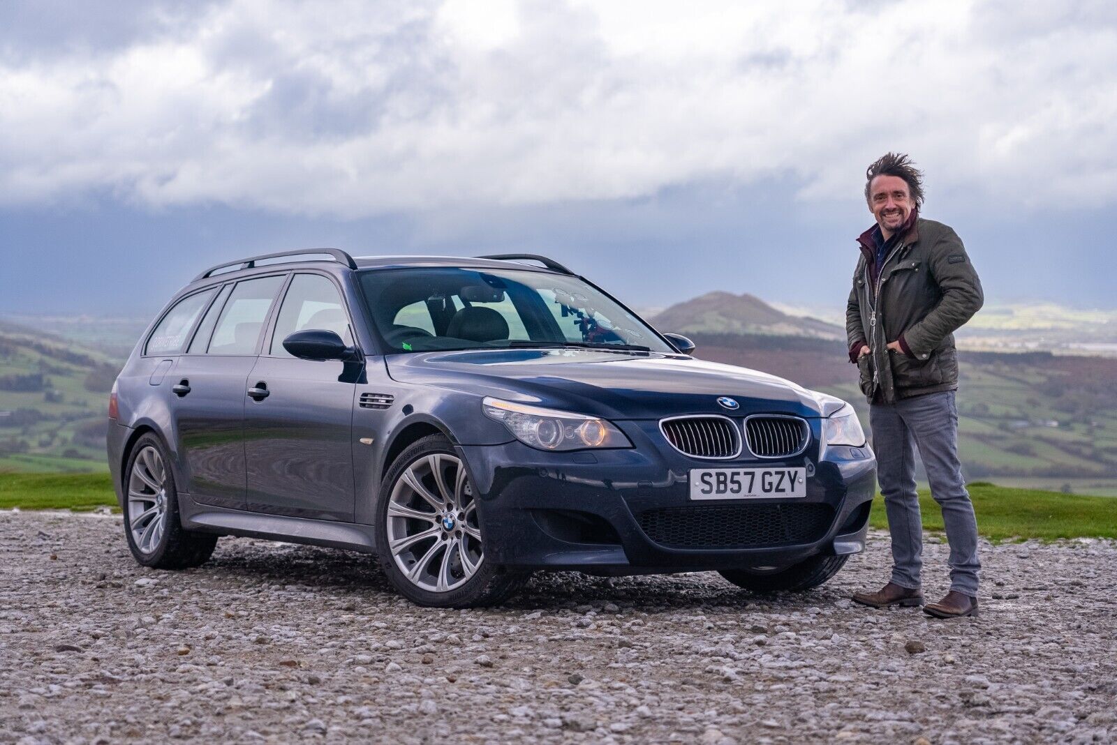 Richard Hammond Drives the DriveTribe Manual-Swapped E61 BMW M5 Touring One  Last Time - autoevolution