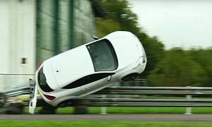 Richard Hammond Wants Stunt Driver for Show, Clio and Megane RS Get Crashed