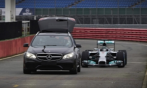 Ride Along a Mercedes-AMG F1 W05 And an E 63 AMG S-Model in 360 Degrees
