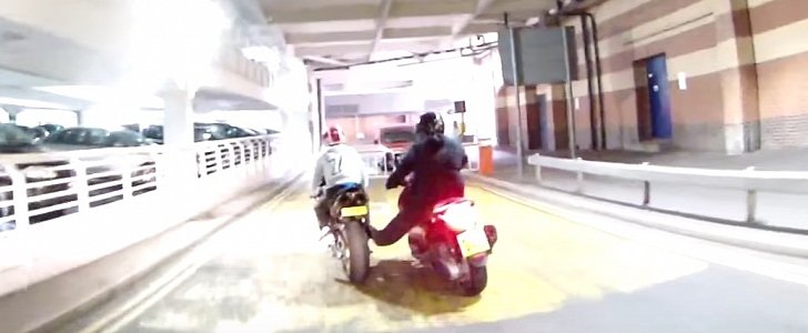 Thieves leaving with a Yamaha R1