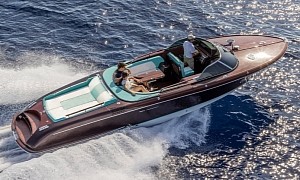 Riva Anniversario Speedboat Is Being Auctioned Off for UNICEF Charity