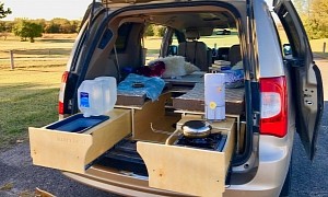RiverLeaf Arches Conversion Kit Turns Any Minivan Into a Camper Within Minutes
