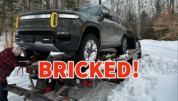 Rivian R1S gets stuck in the snow