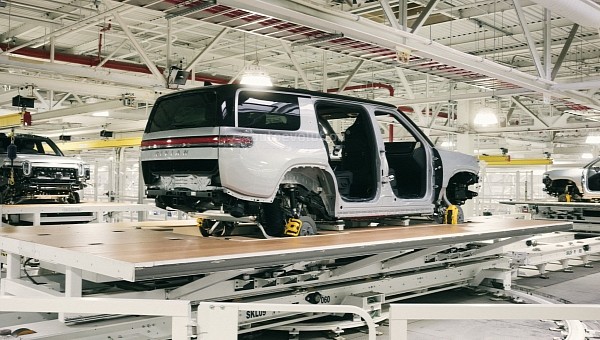 Rivian zeroes in on its 25,000 production target in 2022