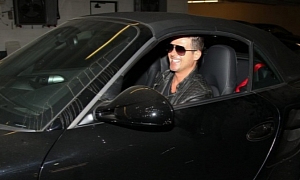 Robin Thicke Is All-Smiles in Porsche 911 Turbo Cabriolet