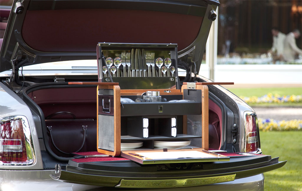 Rolls-Royce picnic set