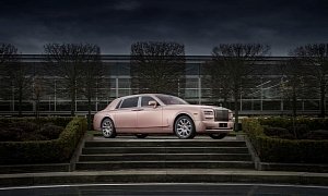 Rolls-Royce's Bespoke Division Shows One-Off Phantom in Rose Gold