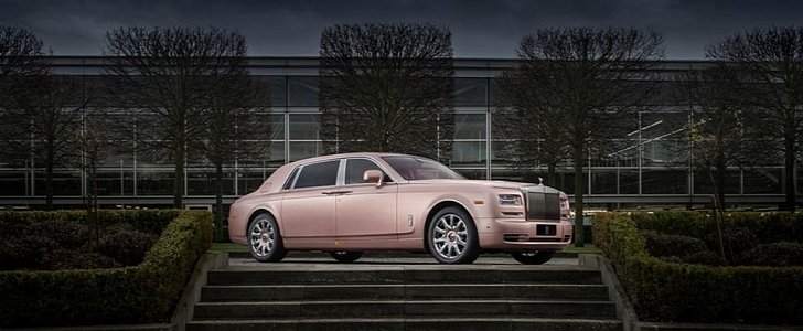 Rolls-Royce's Bespoke Division Shows One-Off Phantom in Rose Gold