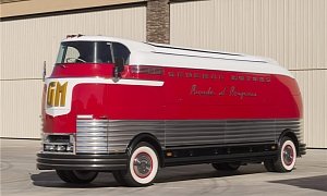 Ron Pratte’s Futurliner Bus Hammers $4 Million, Money Goes to Charity