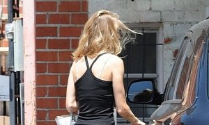 Rose Huntington-Whiteley Leaves the Gym In Her Audi Q7: Hot