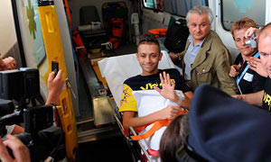 Rossi Delays Shoulder Surgery