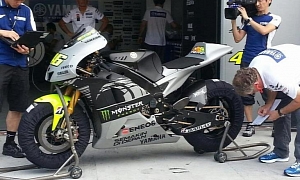 Rossi's Yamaha M1 Bike Tweets Photos of the New Livery