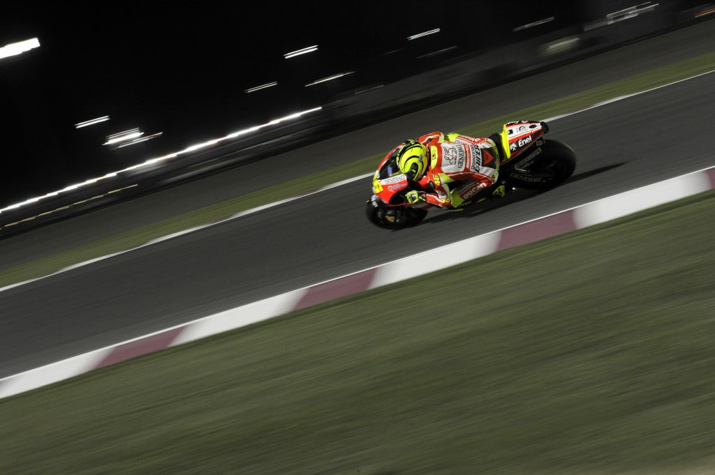 Valentino Rossi is troubled by shoulder pain, again...