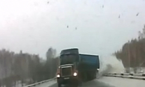 Jackknifing Truck Near Crash in Russia is Extreme
