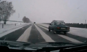 Russian Driver Loses Control During Overtaking Maneuver and Tips Over