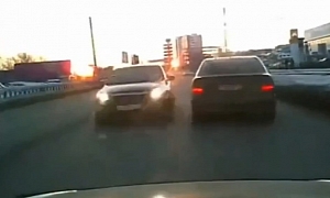 Russian Driver Mixes Up Lanes - Causes Huge Crash