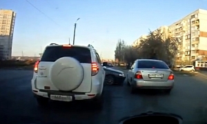 Russian Driver Uses Sidewalk as Shortcut - Karma Says No!