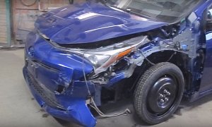 Russian Mechanic Fixes Crashed Toyota Prius in 7 Days