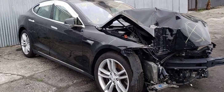 Russian Mechanic provesfFixing a Tesla wreck is easy