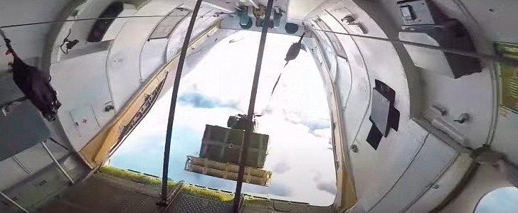This Russian smart parachute can deliver goods in full automated mode
