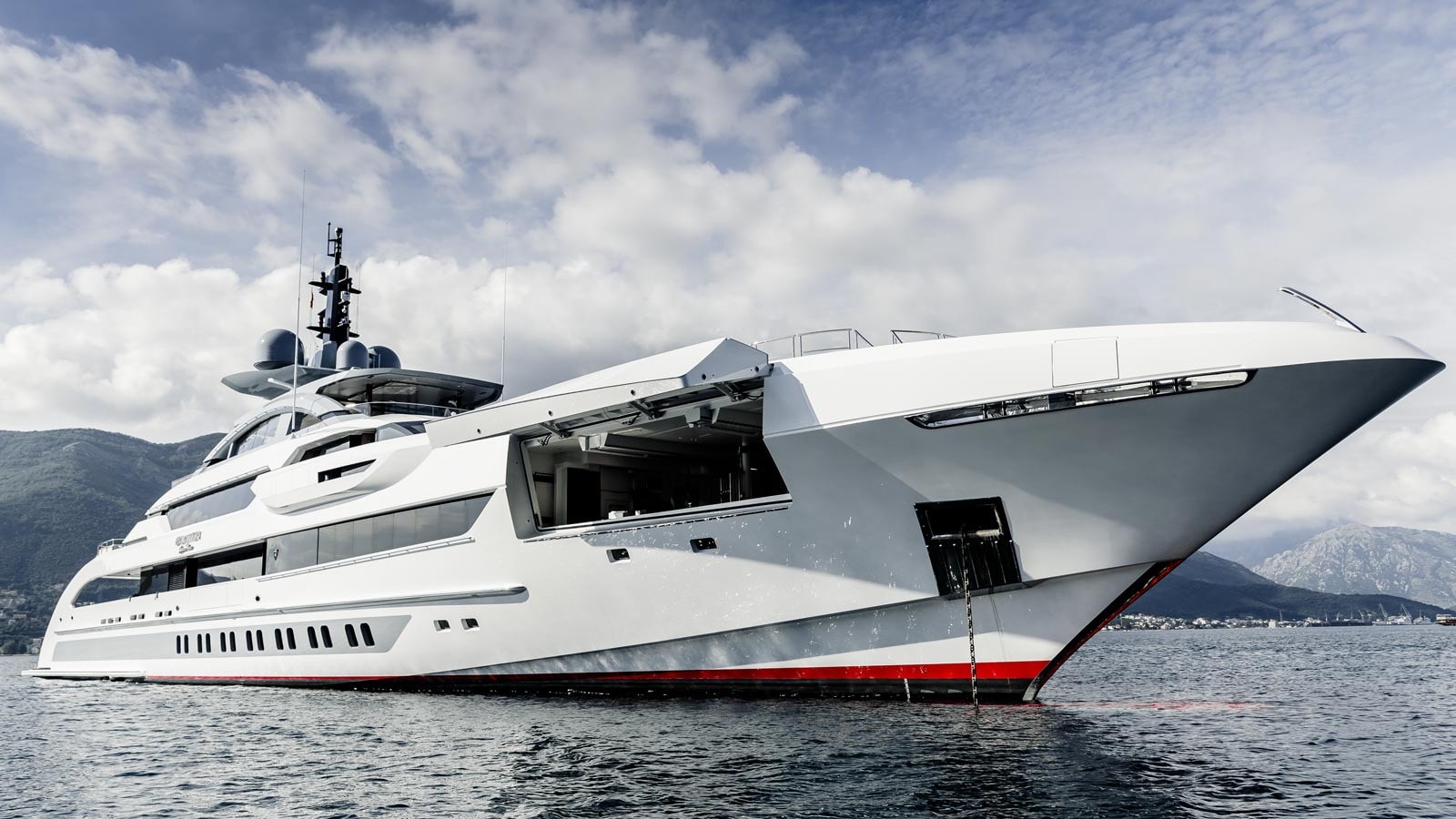 oligarch yacht